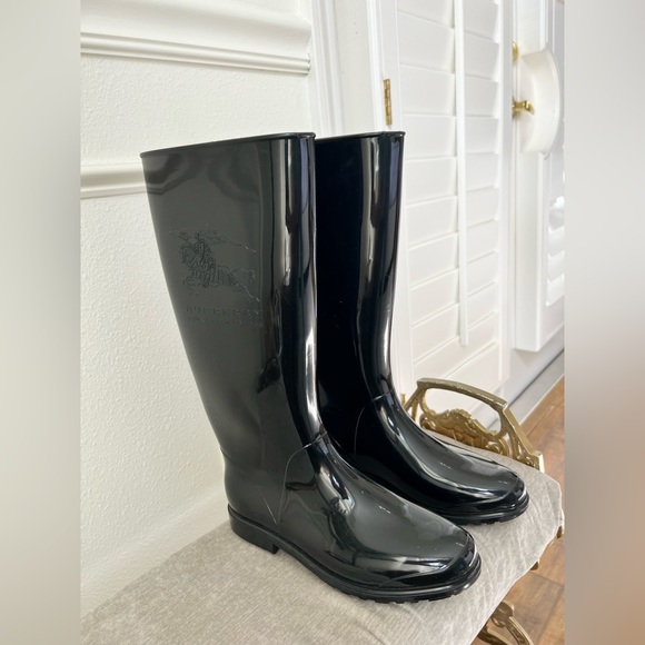 Burberry black rain boots - Picture 1 of 16